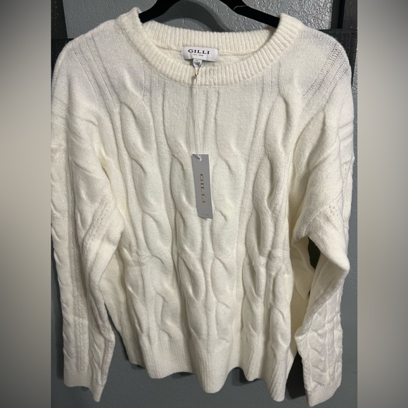 Beautiful White Womens Sweater - Picture 2 of 5